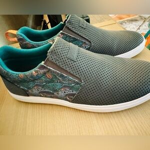 Women’s xtratuf shoes